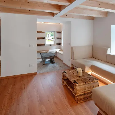 Thari House Dolomiti Semesterbostad Piaia (San Tomaso Agordino, Belluno)