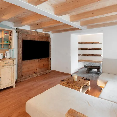 Semesterbostad Thari House Dolomiti Piaia (San Tomaso Agordino, Belluno)