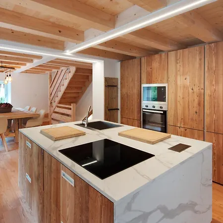 Thari House Dolomiti Semesterbostad Piaia (San Tomaso Agordino, Belluno)